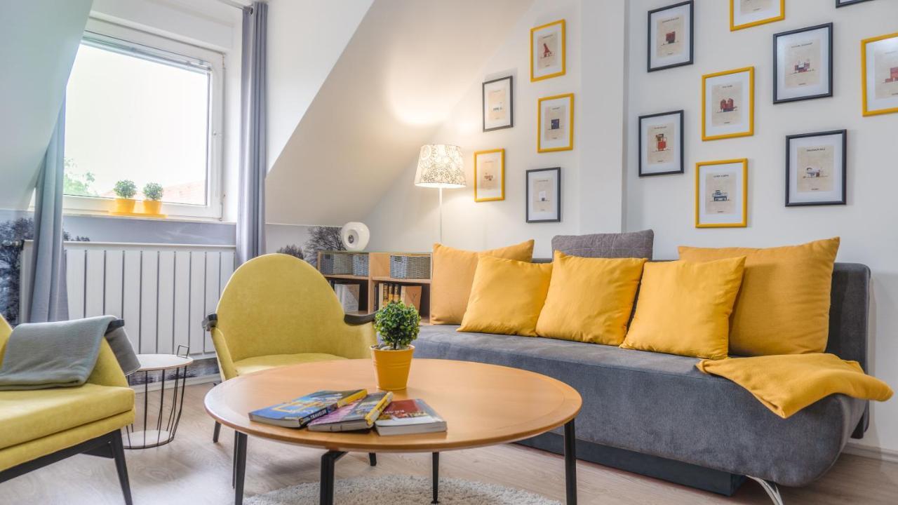 Luxury Studio 24 Gyor Bagian luar foto