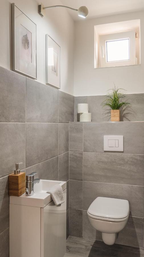 Luxury Studio 24 Gyor Bagian luar foto