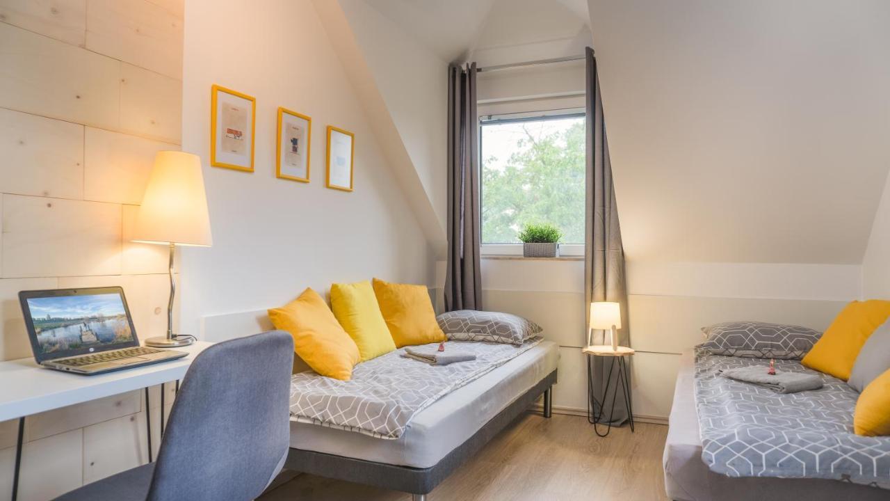 Luxury Studio 24 Gyor Bagian luar foto