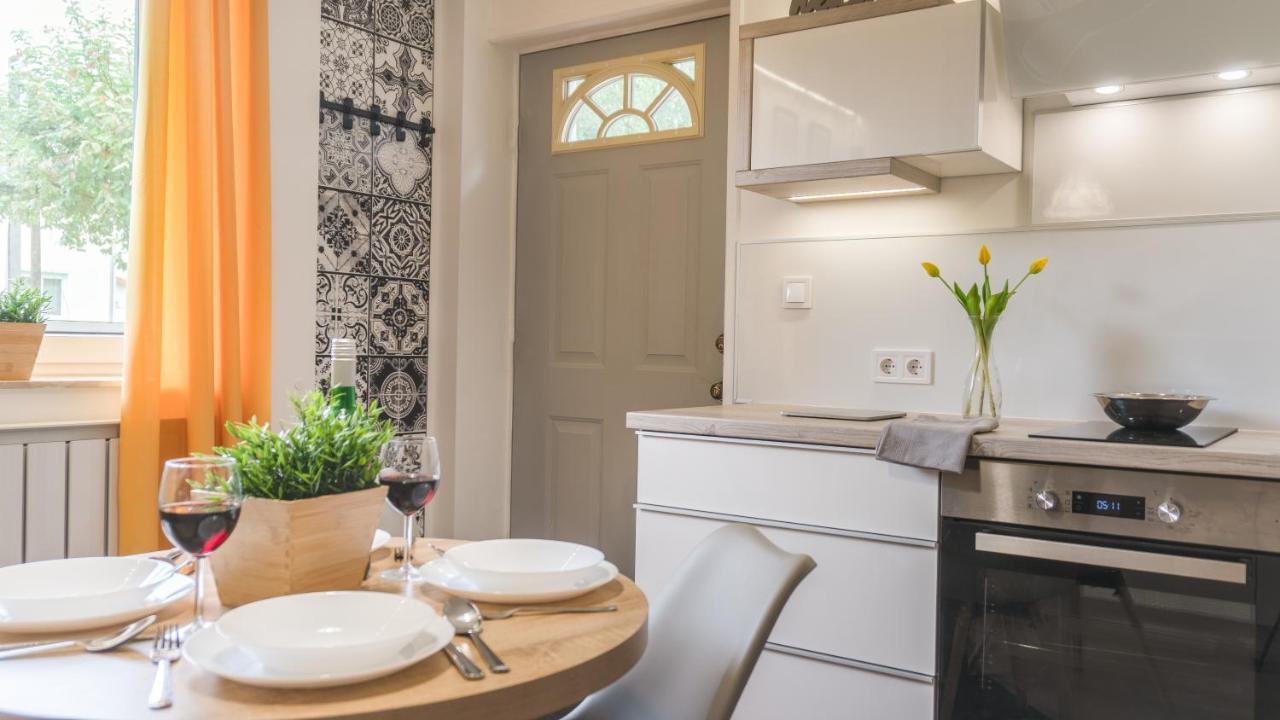 Luxury Studio 24 Gyor Bagian luar foto