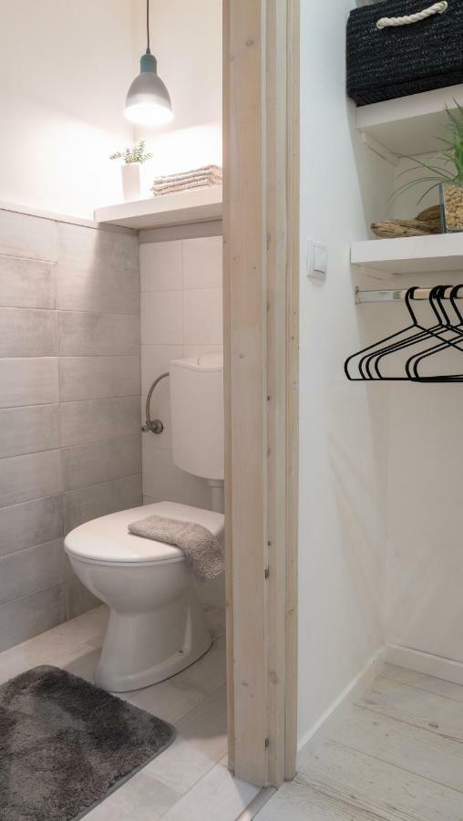 Luxury Studio 24 Gyor Bagian luar foto