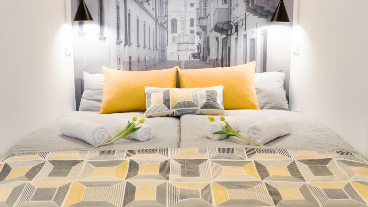 Luxury Studio 24 Gyor Bagian luar foto