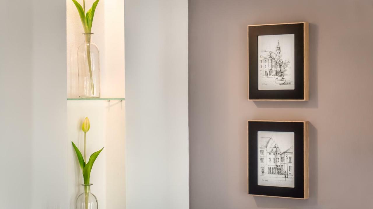 Luxury Studio 24 Gyor Bagian luar foto