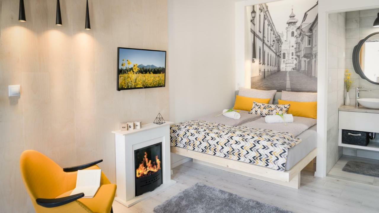 Luxury Studio 24 Gyor Bagian luar foto