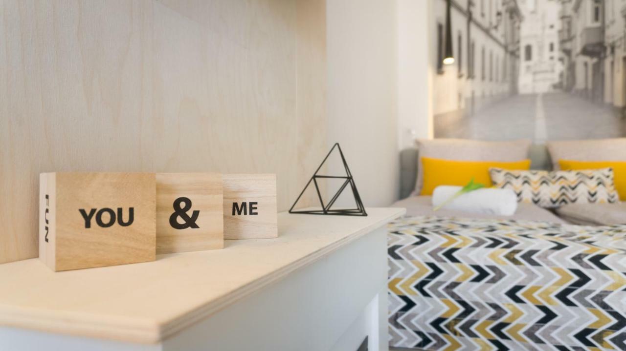 Luxury Studio 24 Gyor Bagian luar foto